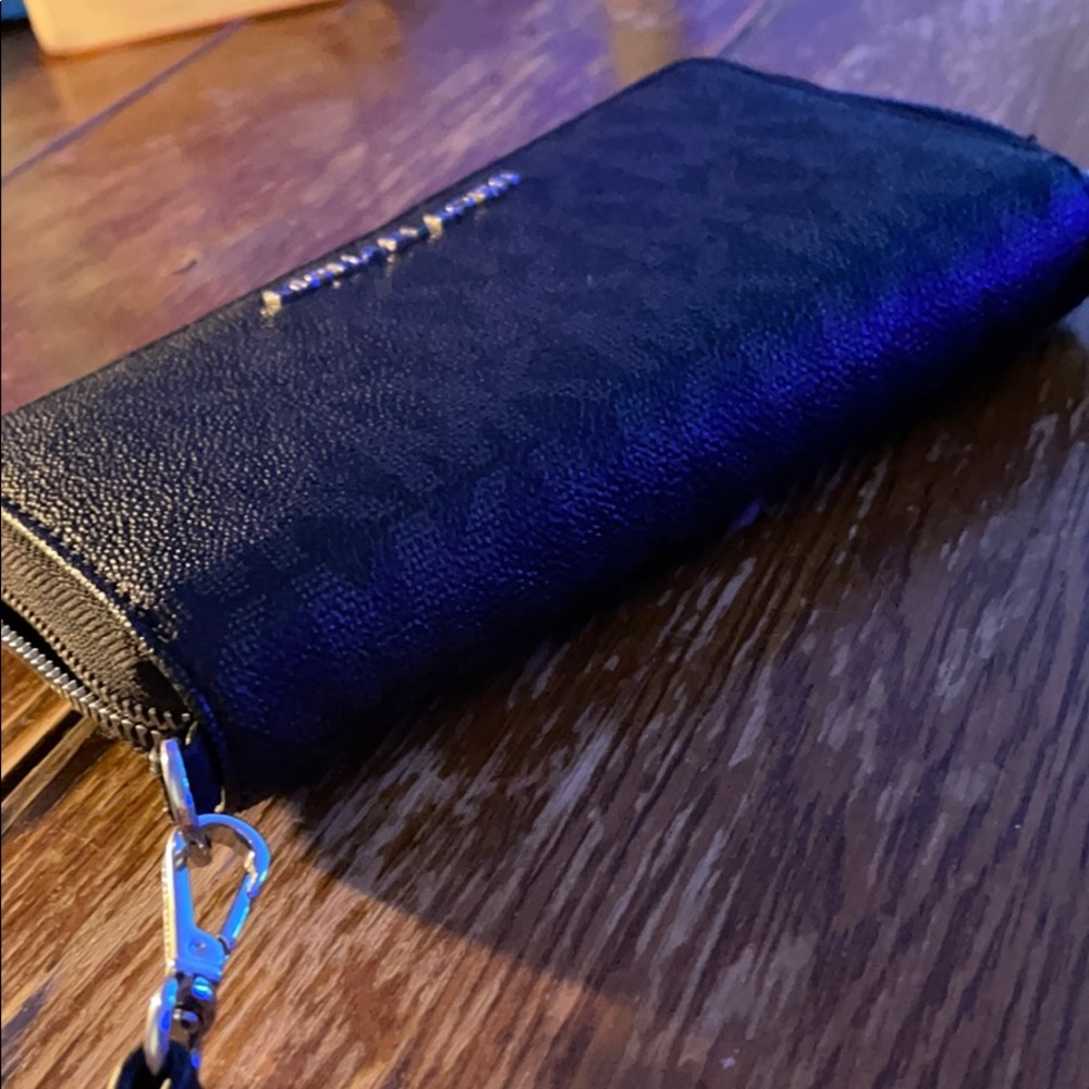 Michael Kors cell phone wallet wristlet